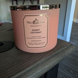 Bath & Body Works 3-wick Candle Sunny Coconut New